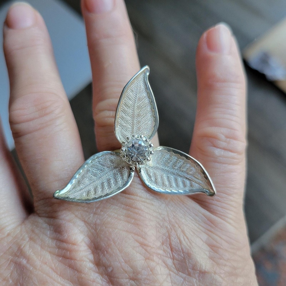 Vtg 1980s Trillium flower statement ring silver tone‎ mesh crystal adjustable